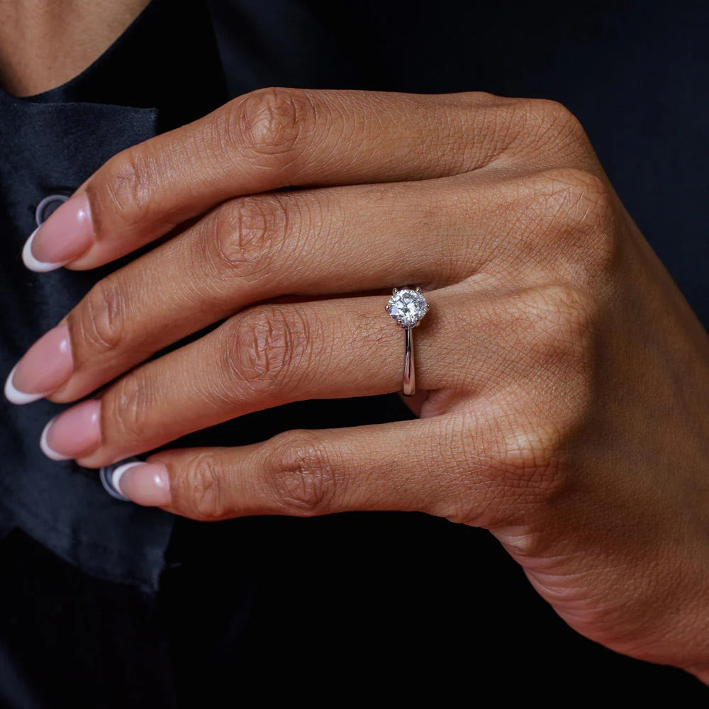 1 Carat Moissanite Engagement Ring